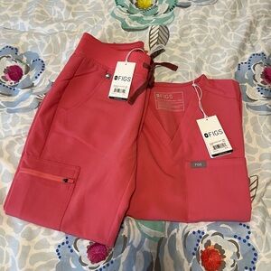 FIGS SCRUBS SET NEW WITH TAGS. DESERT ROSE. SIZE XXS